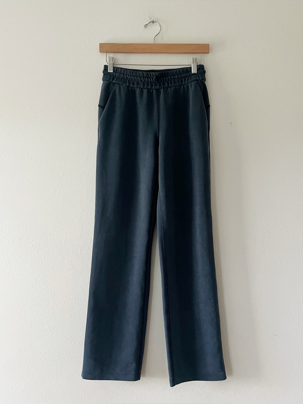 LULULEMON | Softstreme High Rise Pant in True Navy | 4 - Picture 2 of 5